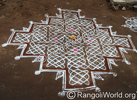 Kolam withdot